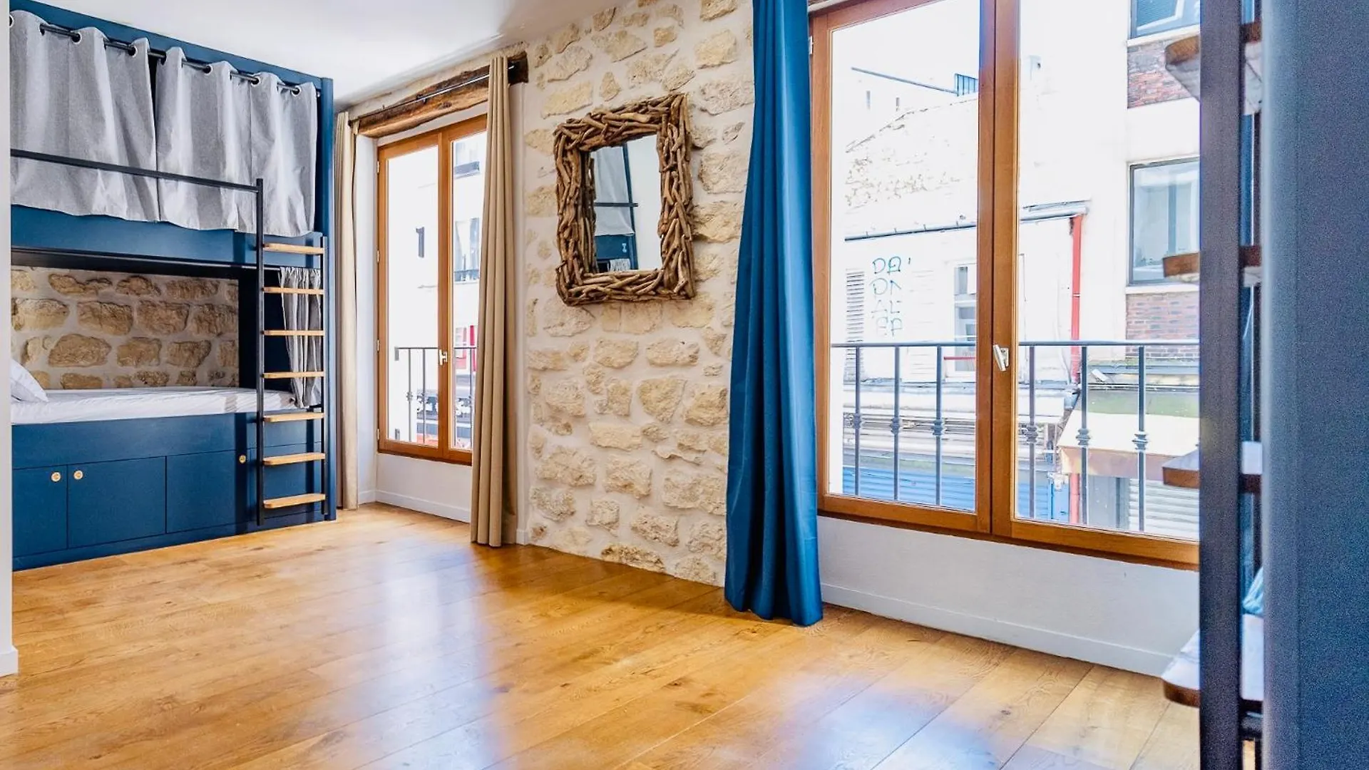 Fraternity-hotel * Paris