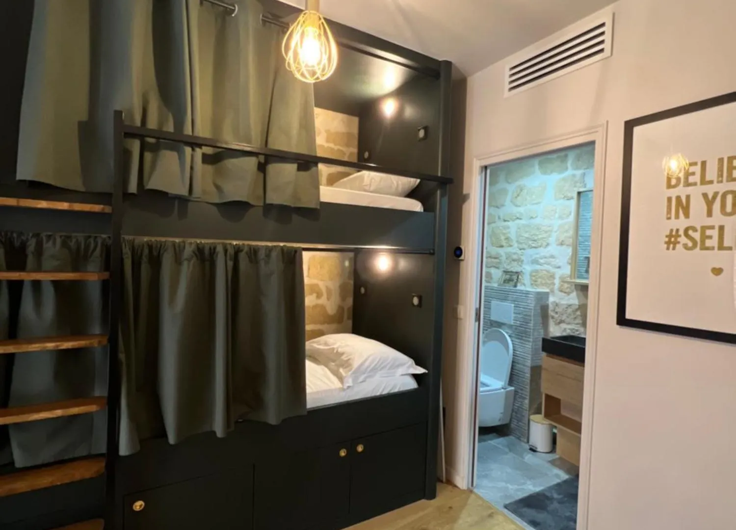 Fraternity-hotel * Paris